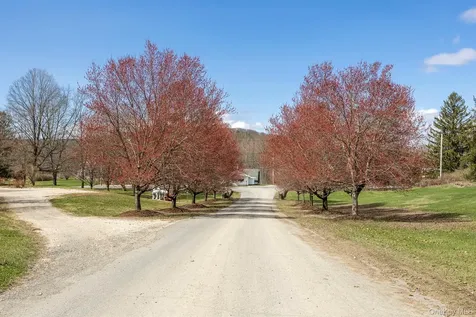 12 Hunns Lake Road Stanfordville NY 12581