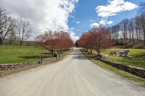 12 Hunns Lake Road Stanfordville NY 12581