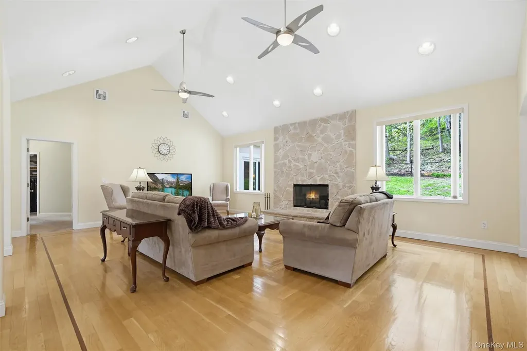 14 Glen Lane Newburgh NY 12550