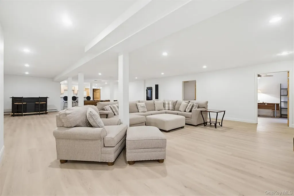 14 Glen Lane Newburgh NY 12550