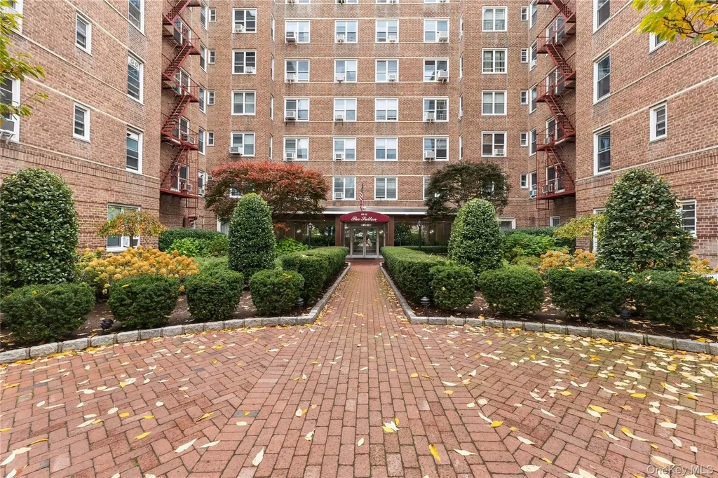 64-11 99th Rego Park NY 11374