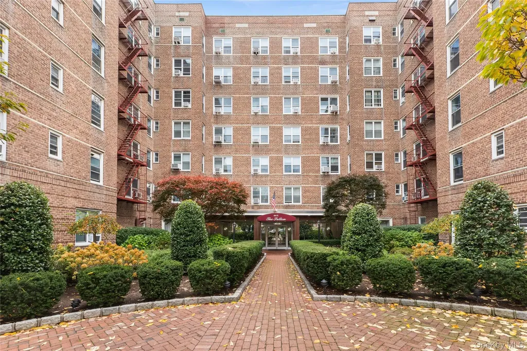 64-11 99th Rego Park NY 11374
