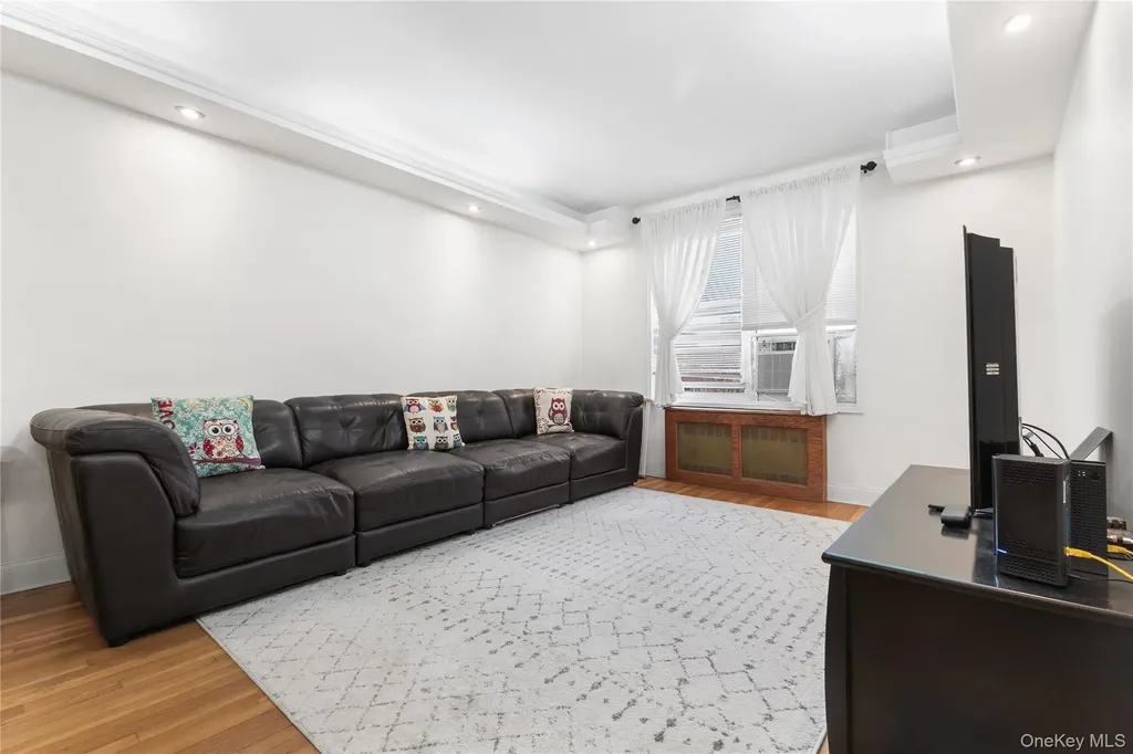 64-11 99th Rego Park NY 11374