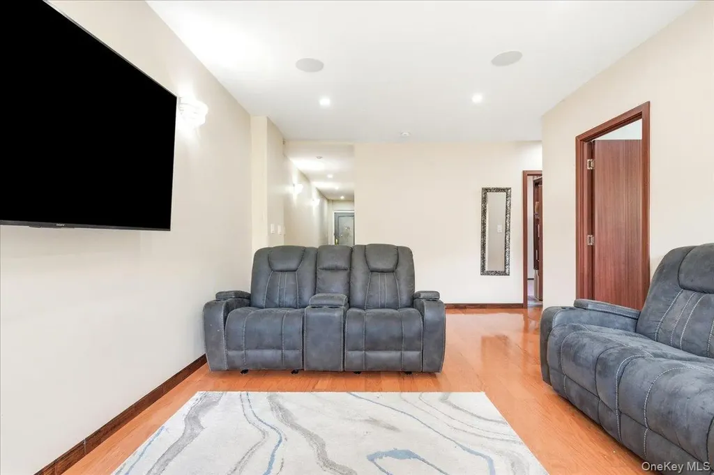 83-80 118th Street Kew Gardens NY 11415