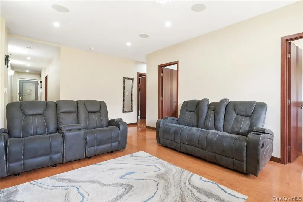 83-80 118th Street Kew Gardens NY 11415
