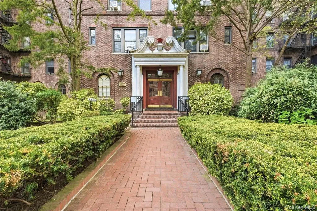 83-80 118th Street Kew Gardens NY 11415