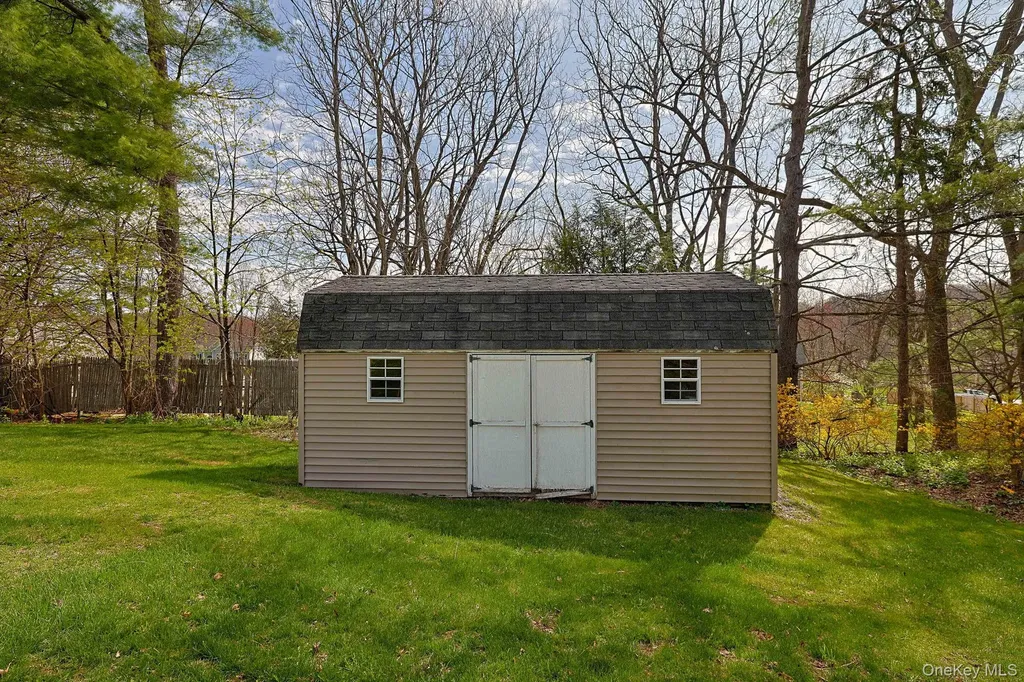 4 North Drive Poughkeepsie NY 12603