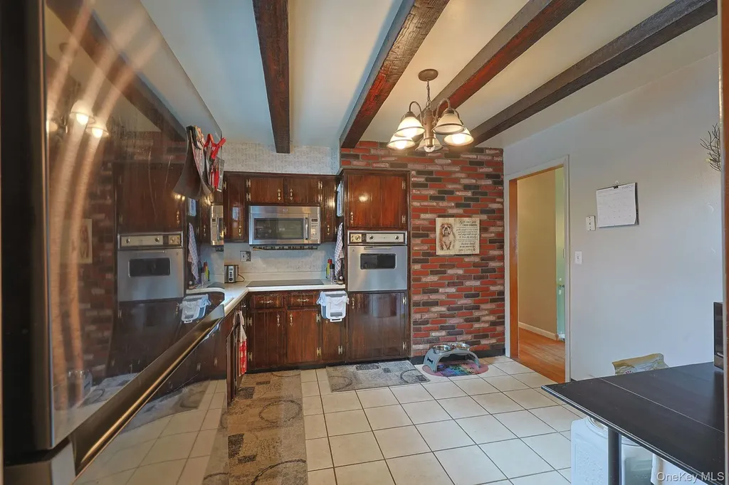 4 North Drive Poughkeepsie NY 12603