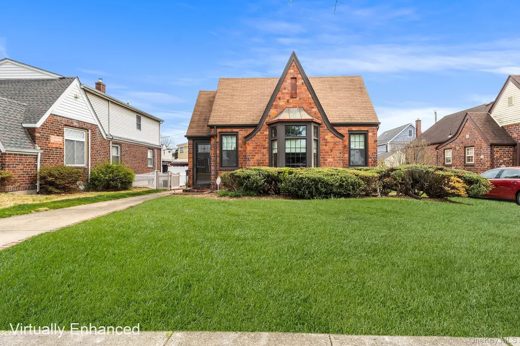 524 Concord Avenue Williston Park NY 11596