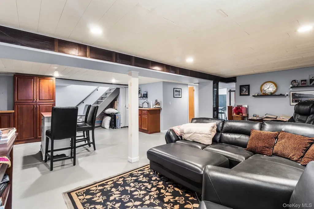 524 Concord Avenue Williston Park NY 11596