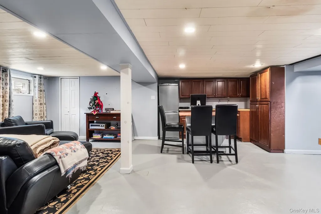 524 Concord Avenue Williston Park NY 11596