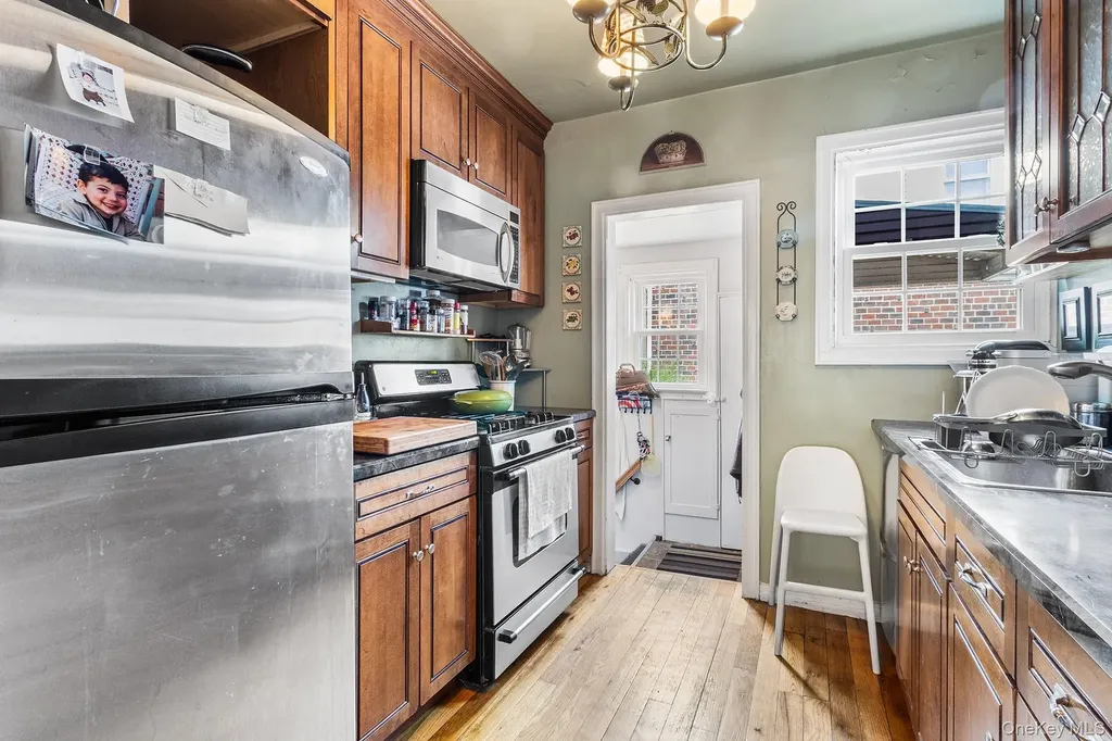 524 Concord Avenue Williston Park NY 11596