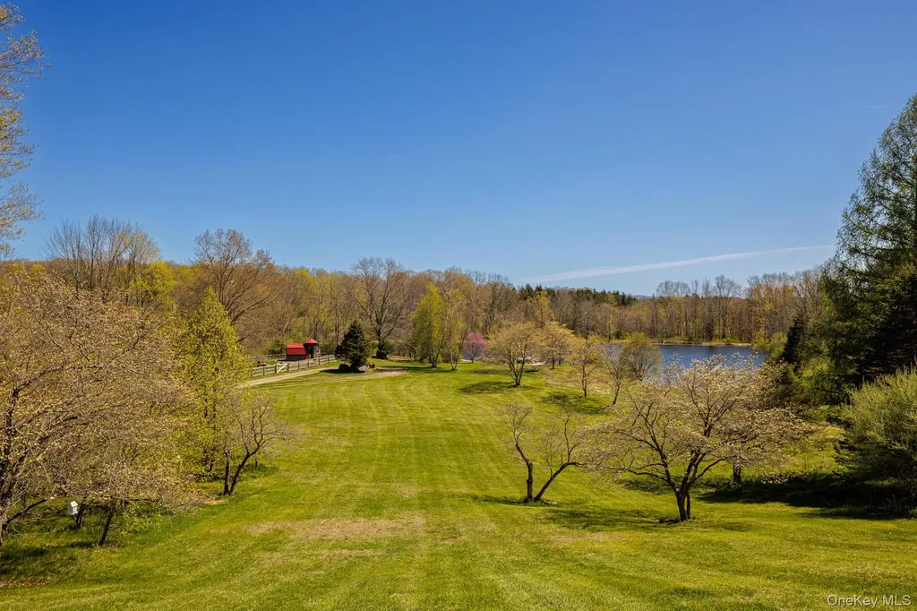 237-239 Pumpkin Lane Clinton Corners NY 12514