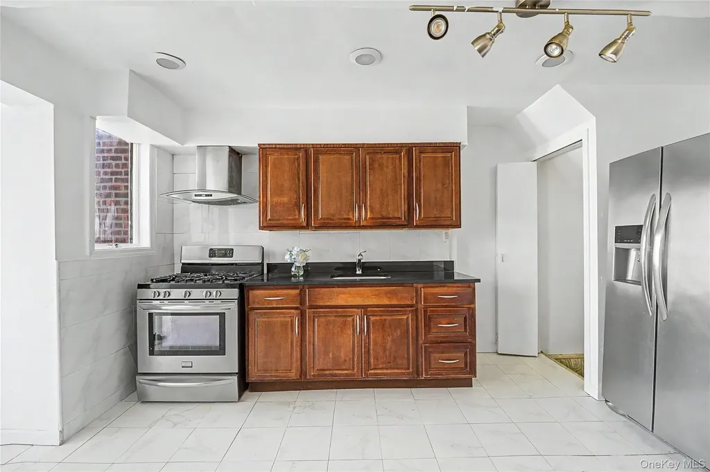 15145 20th Road Whitestone NY 11357