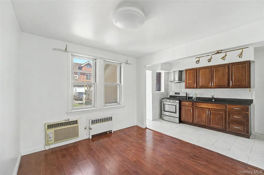 15145 20th Road Whitestone NY 11357