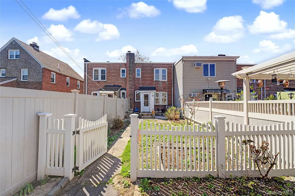 15145 20th Road Whitestone NY 11357