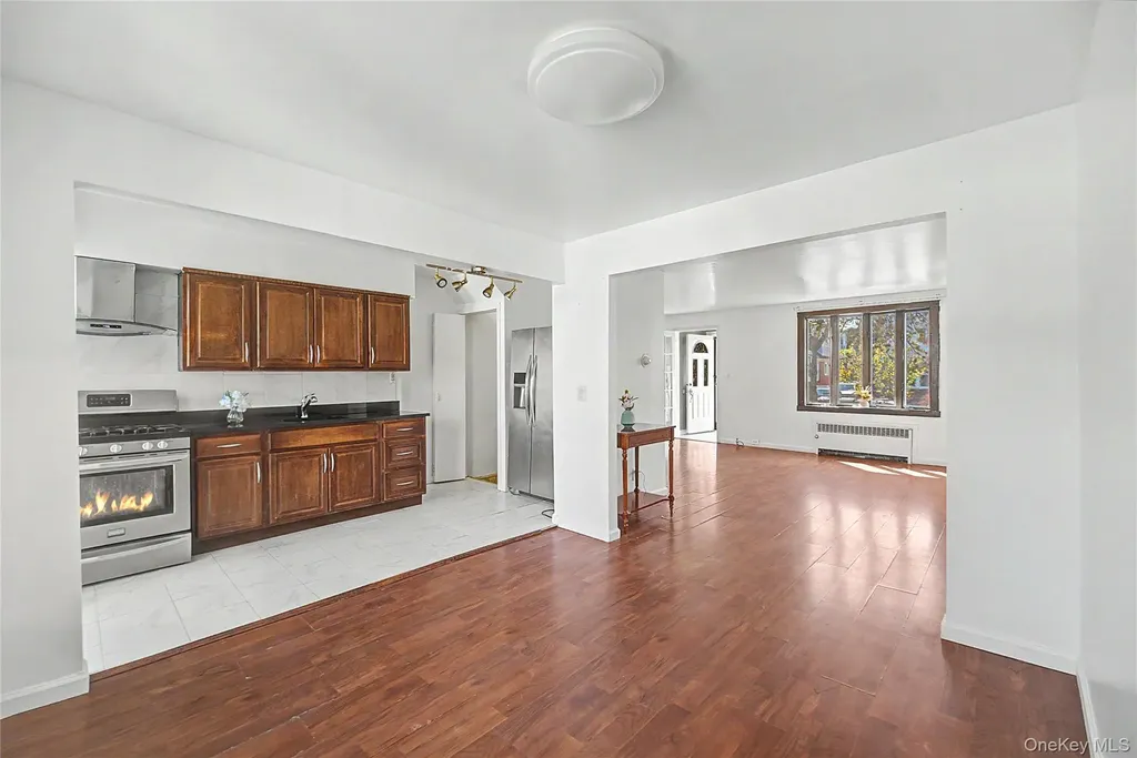 15145 20th Road Whitestone NY 11357