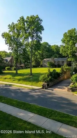 18 Emerson Avenue Staten Island NY 10301