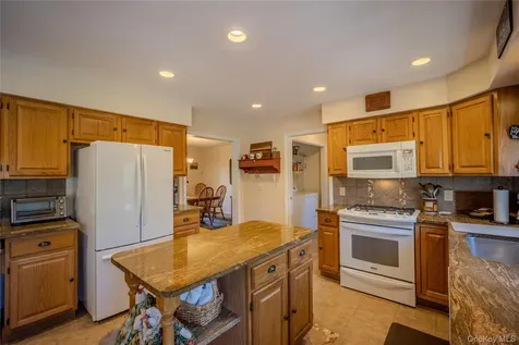 98 Leo Lane Poughquag NY 12570