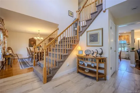 98 Leo Lane Poughquag NY 12570