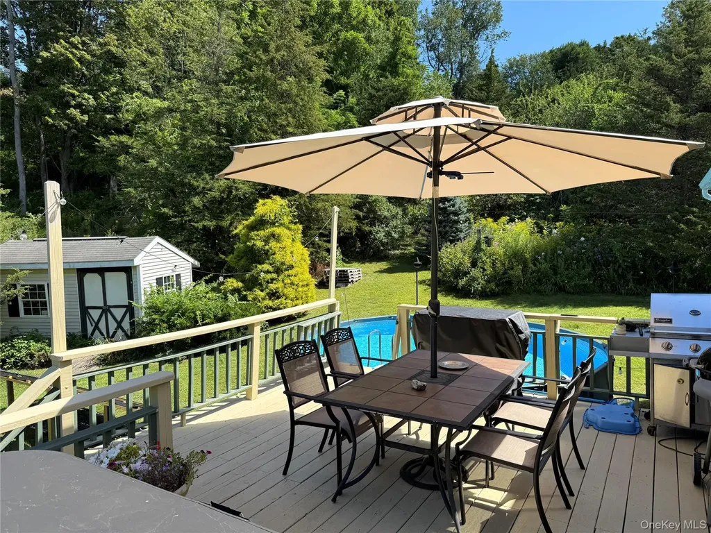 5 Red Cedar Lane Millerton NY 12546