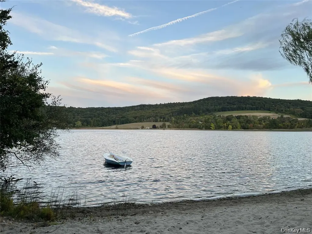 5 Red Cedar Lane Millerton NY 12546