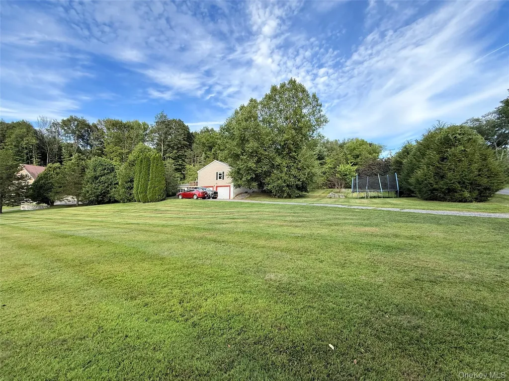 5 Red Cedar Lane Millerton NY 12546