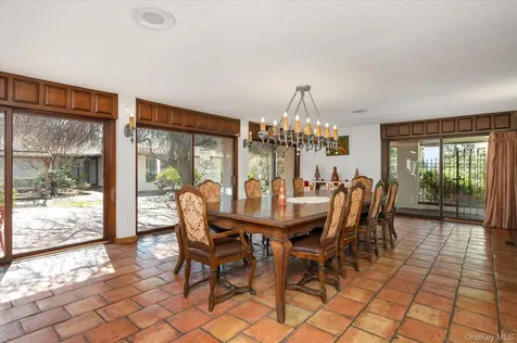 8 Plaka Court Old Brookville NY 11545