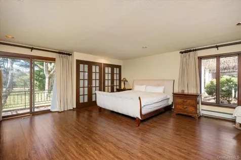 8 Plaka Court Old Brookville NY 11545