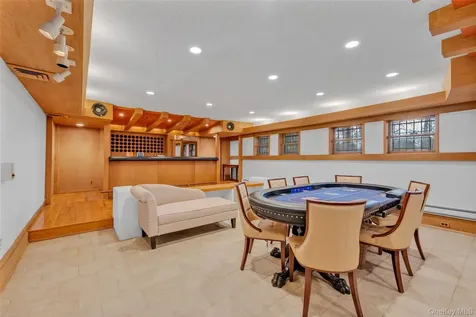 8 Plaka Court Old Brookville NY 11545