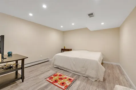 8 Plaka Court Old Brookville NY 11545