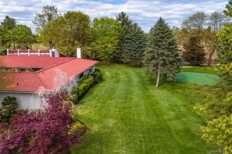 8 Plaka Court Old Brookville NY 11545