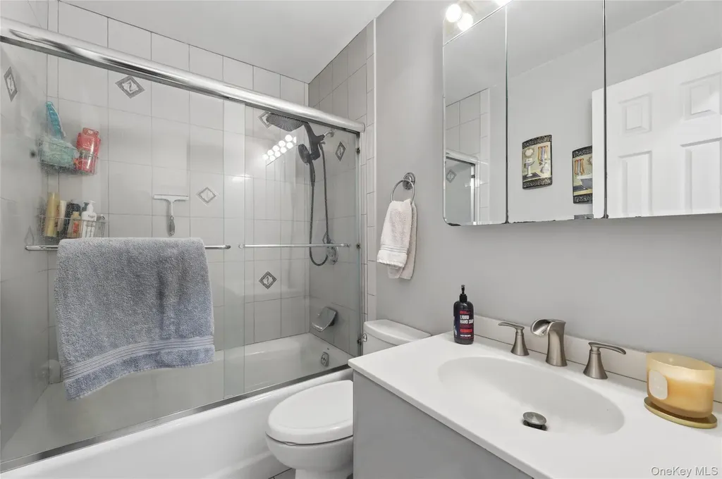 635 S Pascack Road Spring Valley NY 10977