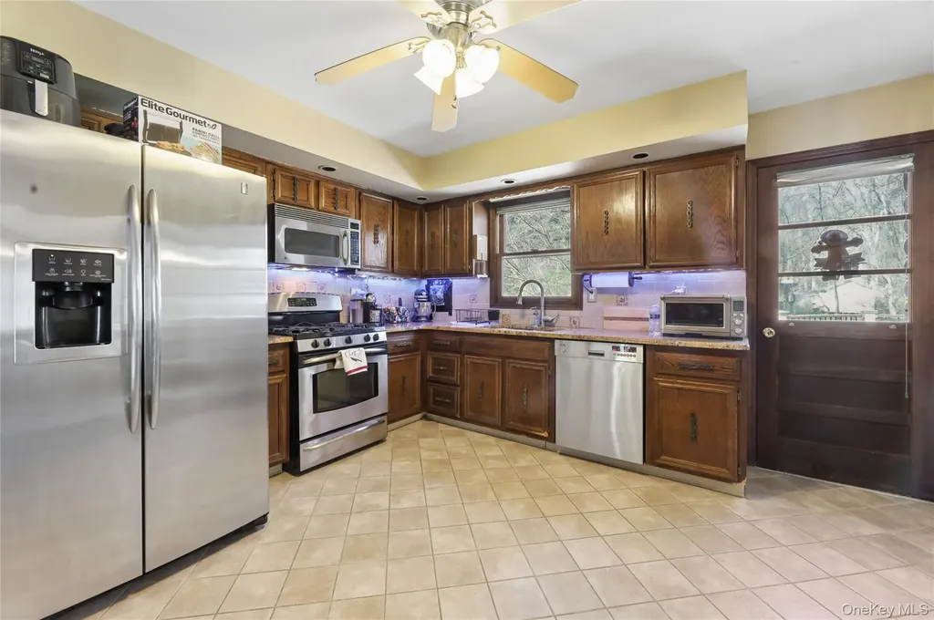 635 S Pascack Road Spring Valley NY 10977