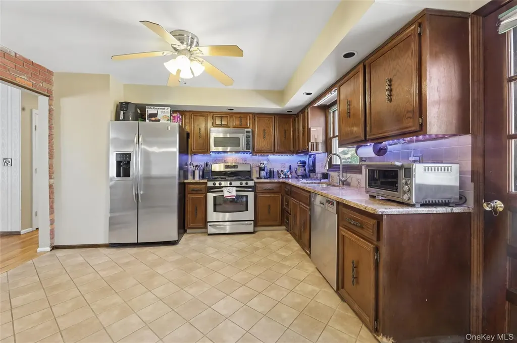 635 S Pascack Road Spring Valley NY 10977