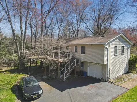 635 S Pascack Road Chestnut Ridge NY 10977