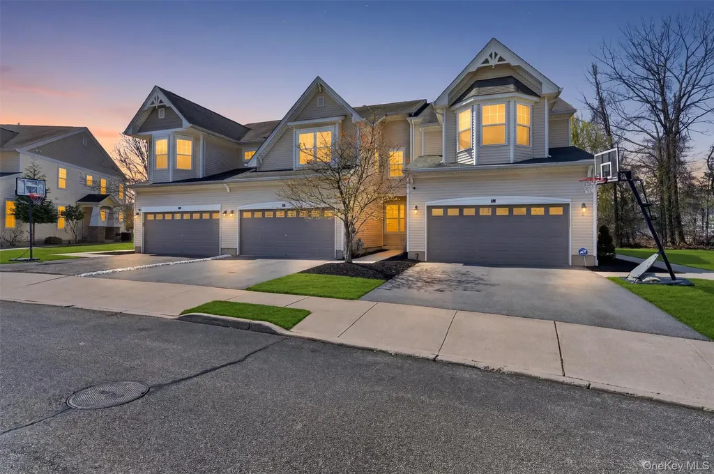 9 Cornwall Lane Middletown NY 10940