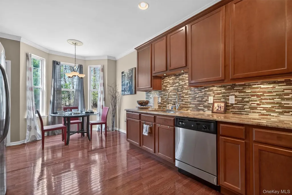 9 Cornwall Lane Middletown NY 10940