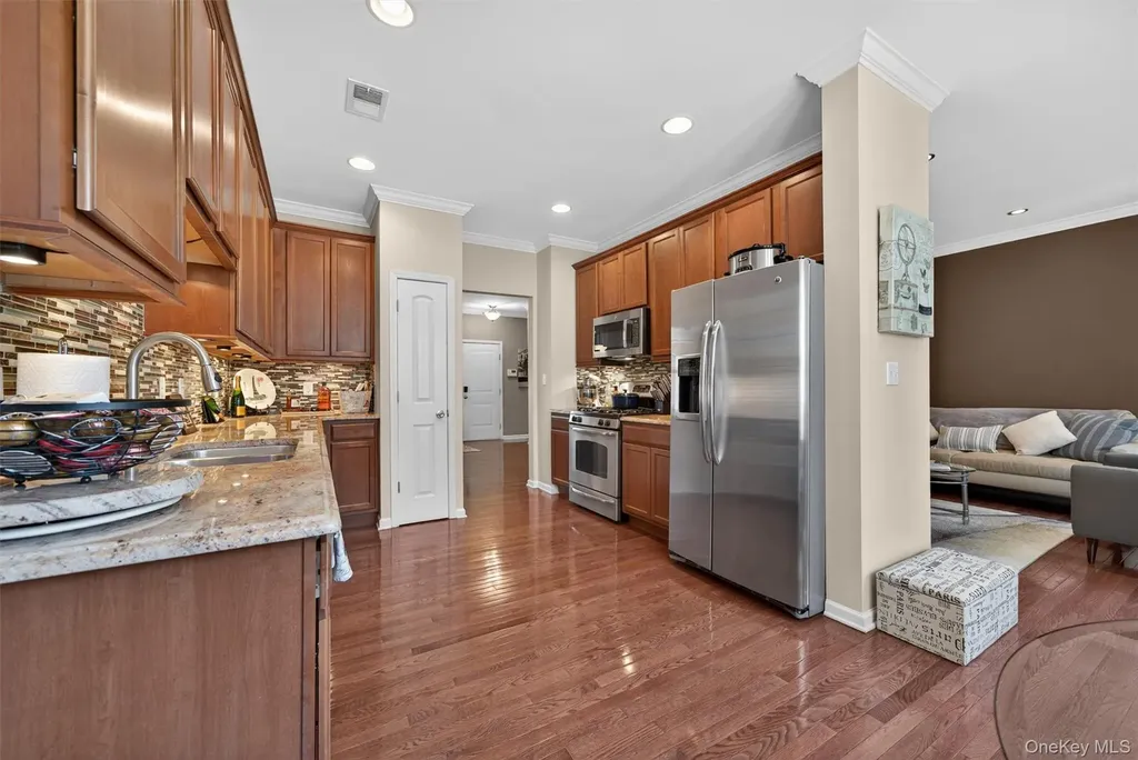 9 Cornwall Lane Middletown NY 10940