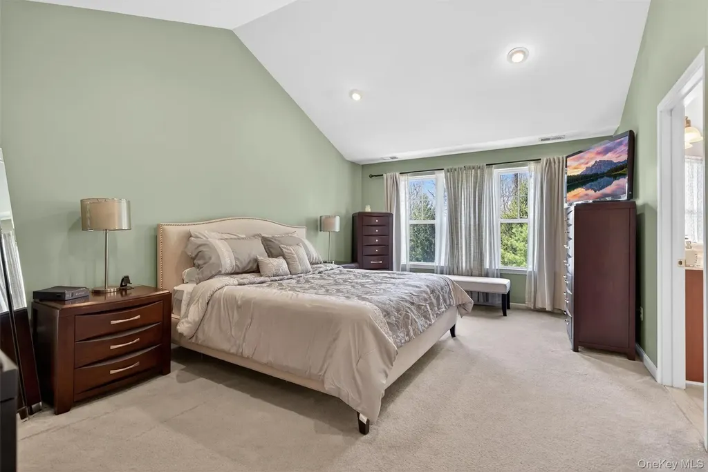 9 Cornwall Lane Middletown NY 10940