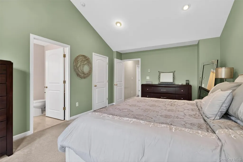 9 Cornwall Lane Middletown NY 10940
