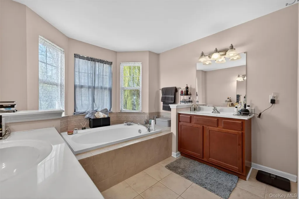 9 Cornwall Lane Middletown NY 10940