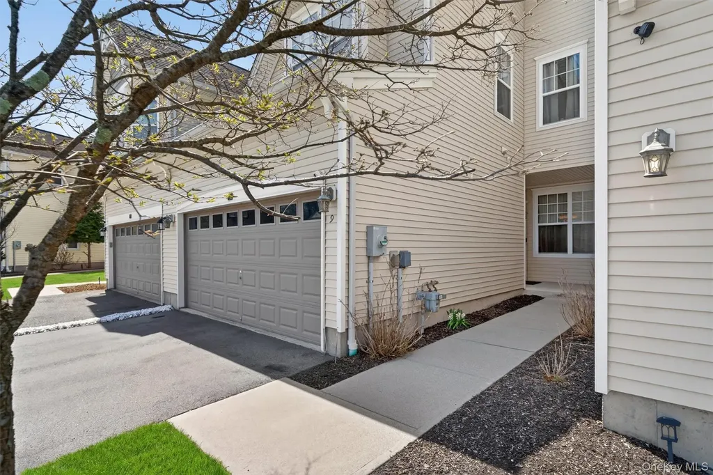 9 Cornwall Lane Middletown NY 10940