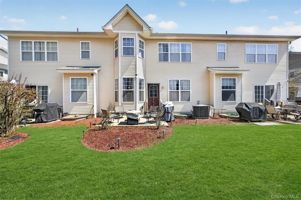 9 Cornwall Lane Middletown NY 10940