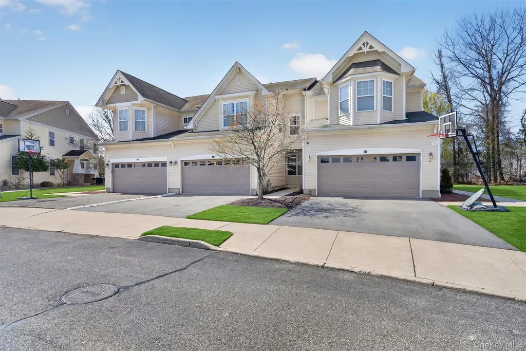 9 Cornwall Lane Middletown NY 10940