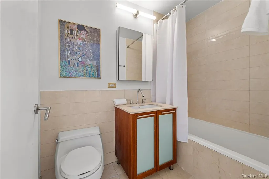 3585 Greystone Avenue Bronx NY 10463