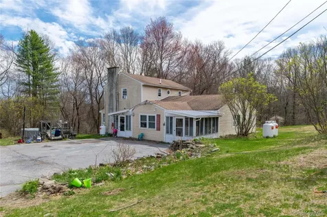 18 Powerline Lane Staatsburg NY 12580