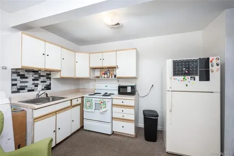18 Powerline Lane Staatsburg NY 12580