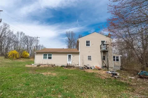 18 Powerline Lane Staatsburg NY 12580