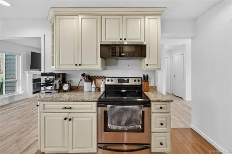 9 Vista Drive N Manorville NY 11949